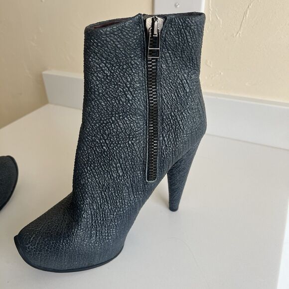 Acne Studios Women’s Araceli Texture Ankle Boots Navy Blue Leather Size 8/38 - Picture 7 of 15